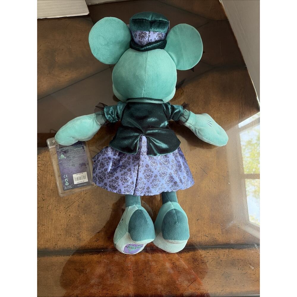Minnie Mouse Main Attraction Haunted Mansion Plush 10/12 2020 w/ Tags - Picture 10 of 16